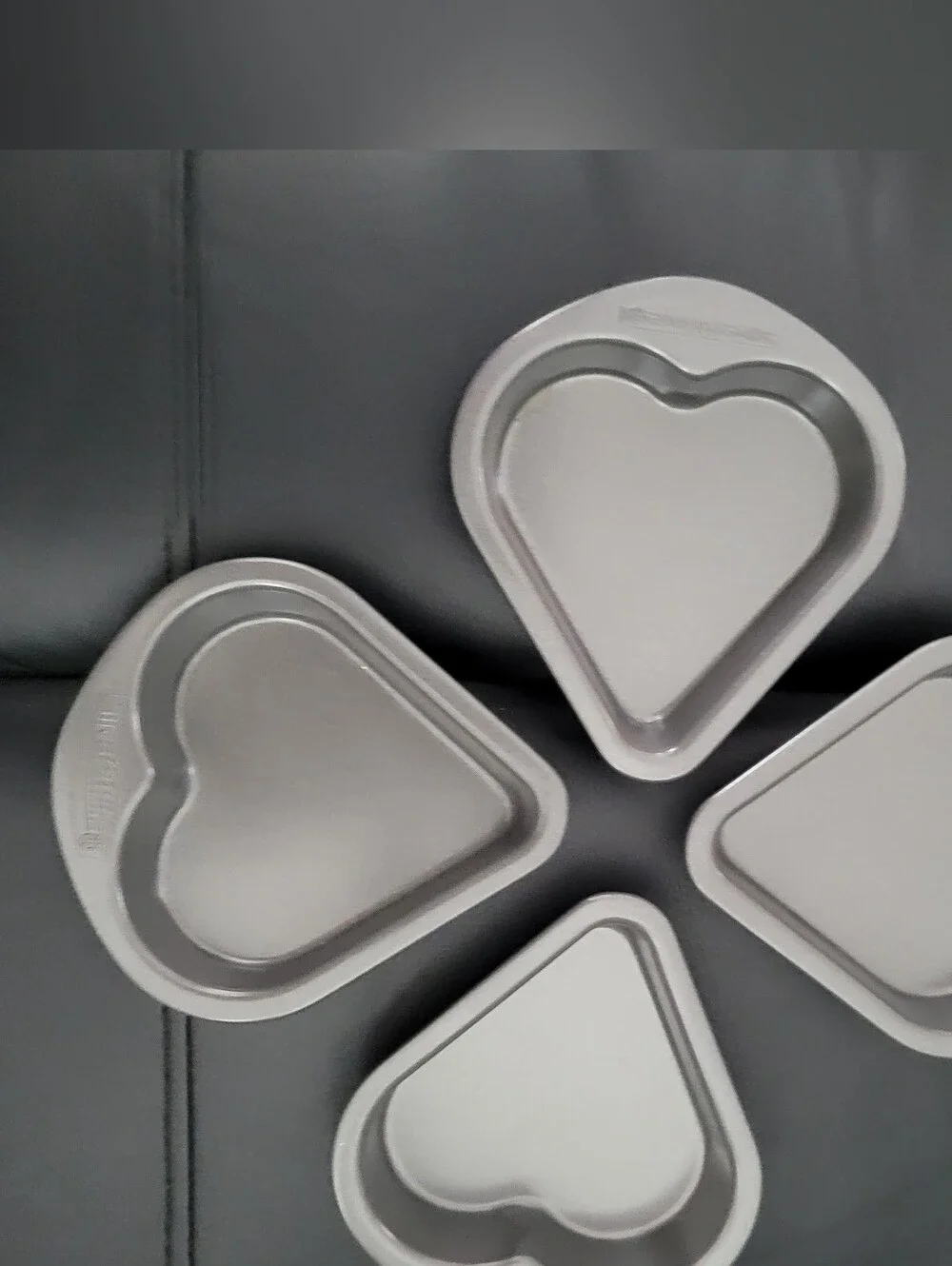Set of 4 Classic Silverstone Heart-Shaped Baking Pans - Metallic Gray